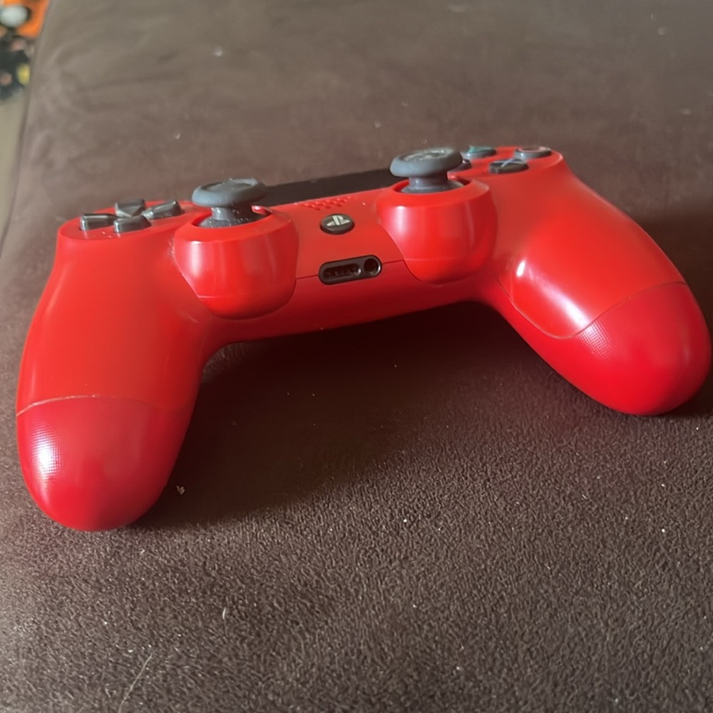 PS4 controller - Picture 2 of 2